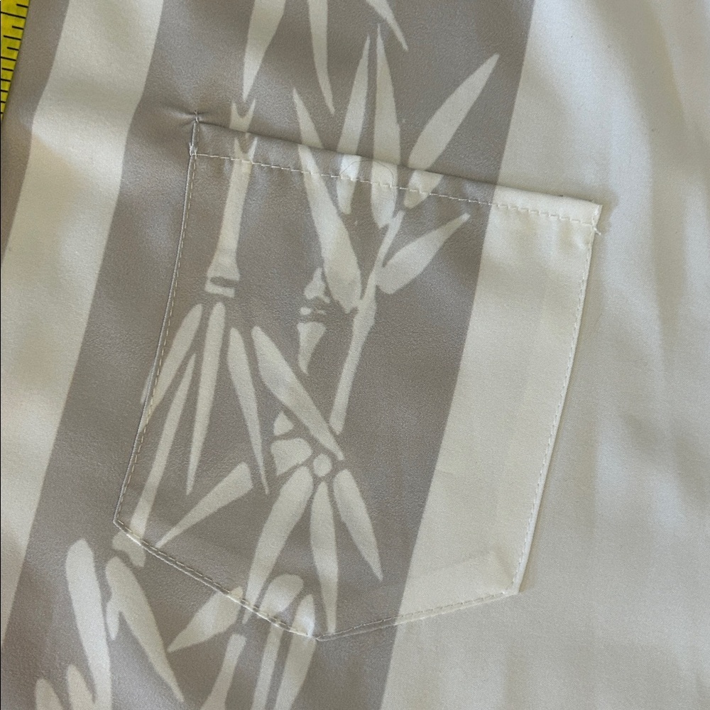 Men's Gray Bamboo print Short Sleeve Shirt - Picture 8 of 9